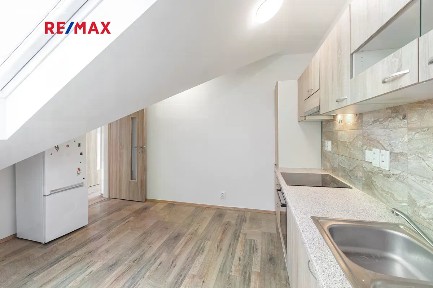 Pronájem bytu 2+1 60 m² Ametystová, Praha - Radotín