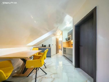 Pronájem bytu 3+kk 54 m² Komenského, Šanov