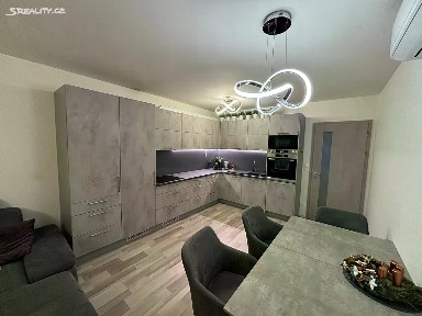 Prodej bytu 4+kk 110 m² Strnadových, Praha - Vysočany