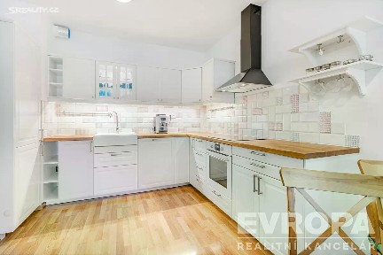 Prodej bytu 3+kk 98 m² Zvěřinova, Praha - Strašnice