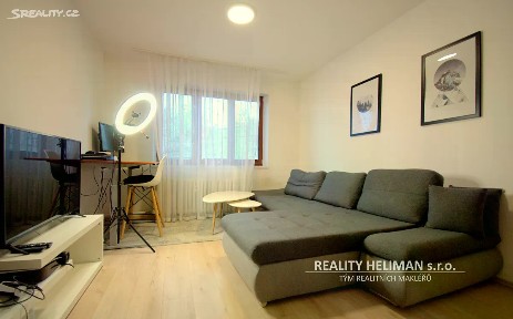 Prodej bytu 2+1 54 m² K chmelnici, Praha - Žižkov
