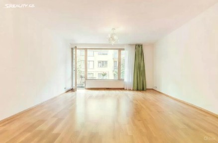 Prodej bytu 1+kk 47 m² Jeseniova, Praha - Žižkov