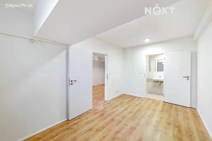 Prodej bytu 1+1 40 m² Švehlova, Praha - Hostivař