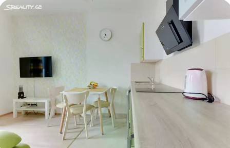 Pronájem bytu 1+kk 35 m² Olšanská, Praha - Žižkov