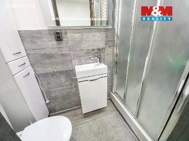 Pronájem bytu 2+1 28 m² 1. máje, Karlovy Vary - Dvory