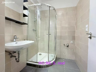 Pronájem bytu 1+kk 33 m² Edvarda Beneše, Olomouc - Řepčín