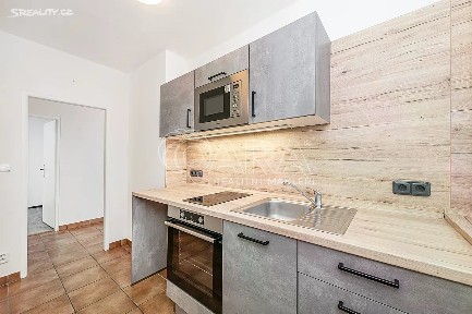 Pronájem bytu 2+1 47 m² Dvorská, Liberec - Liberec V-Kristiánov