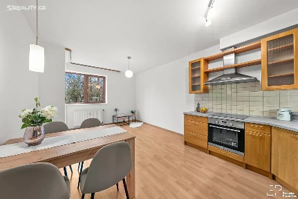 Pronájem bytu 2+kk 59 m² Ústavní, Praha - Bohnice