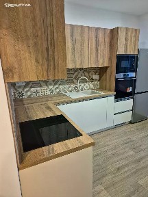 Pronájem bytu 2+1 78 m² Mírové nám., Hodonín