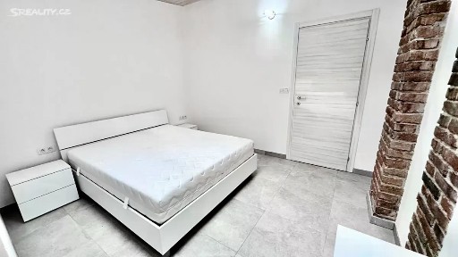 Pronájem bytu 3+kk 61 m² Plzeňská, Praha - Smíchov