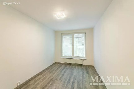 Pronájem bytu 2+kk 46 m² V Zeleném údolí, Praha - Kunratice