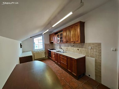 Pronájem bytu 2+1 63 m² 17. listopadu, Pardubice - Zelené Předměstí