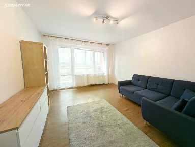 Pronájem bytu 3+1 72 m² Budovatelská, Zlín