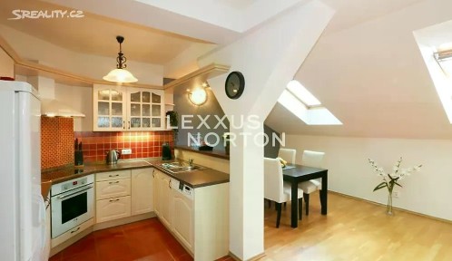 Pronájem bytu 3+kk 110 m² Sázavská, Praha - Vinohrady