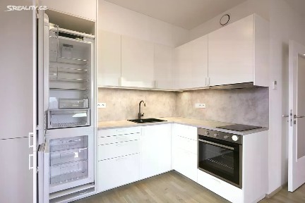 Pronájem bytu 2+kk 50 m² Univerzitní, Praha - Malešice