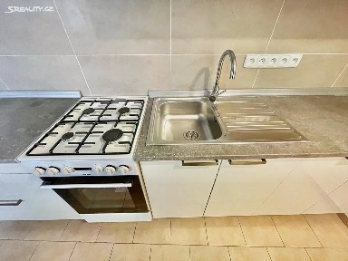 Pronájem rodinného domu 58 m², pozemek 100 m² Politických vězňů, Kolín