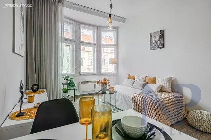 Pronájem bytu 2+kk 42 m² Jaromírova, Praha - Nusle