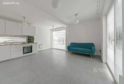 Pronájem rodinného domu 64 m², pozemek 352 m² Nymburská, Zvěřínek