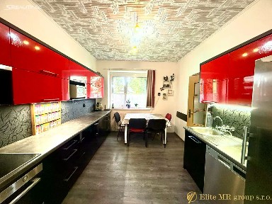 Prodej rodinného domu 122 m², pozemek 364 m² Straky