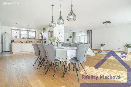 Prodej rodinného domu 280 m², pozemek 908 m² Hvězdova, Úvaly