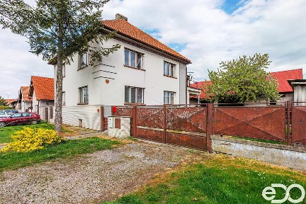 Prodej rodinného domu 242 m², pozemek 1364 m² Netřebice