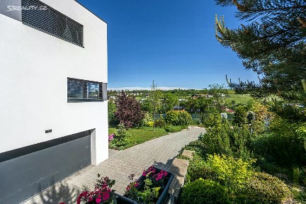 Prodej rodinného domu 497 m², pozemek 1376 m² Tuchoměřice