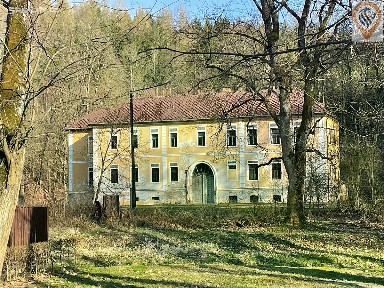 Prodej zemědělské usedlosti 2640 m², pozemek 13494 m² Postupice