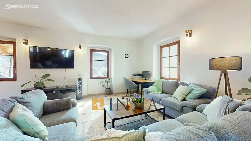 Prodej vícegeneračního domu 470 m², pozemek 1041 m² Eškova, Jince