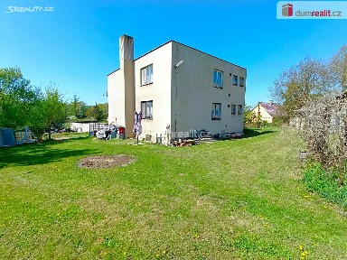 Prodej vícegeneračního domu 470 m², pozemek 1814 m² Stradonice