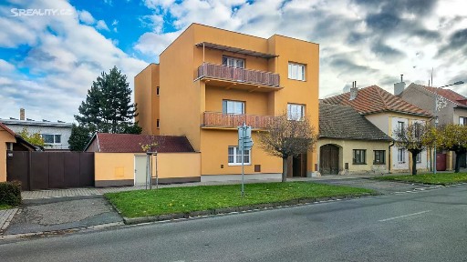 Prodej vícegeneračního domu 306 m², pozemek 588 m² Husova, Sadská