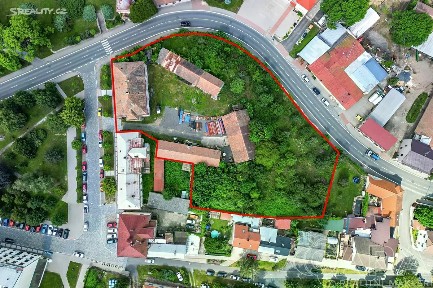 Prodej rodinného domu 1400 m², pozemek 6211 m² Komenského nám., Zásmuky