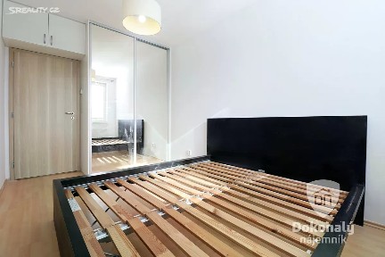 Pronájem bytu 2+kk 43 m² V Honech, Klecany