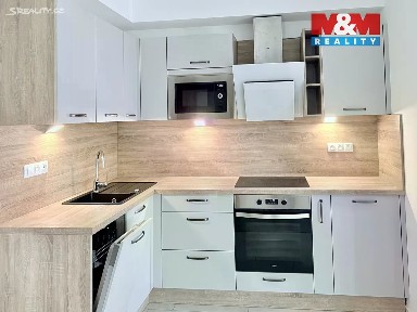 Pronájem bytu 2+kk 63 m² Pod Vinicí, Pardubice - Zelené Předměstí