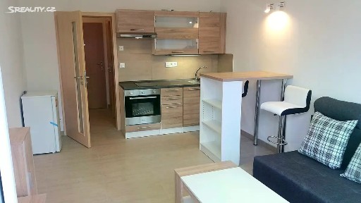 Pronájem bytu 1+kk 28 m² Poděbradova, Brno