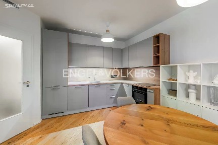 Prodej bytu 2+kk 66 m² Ramonova, Praha - Strašnice