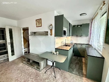 Pronájem bytu 1+kk 31 m² Družby, Pardubice - Polabiny