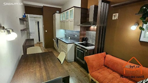 Pronájem bytu 1+1 43 m² Jankovcova, Praha - Holešovice