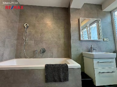 Prodej bytu 3+1 82 m² Bánov