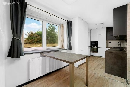 Prodej bytu 3+kk 104 m² Bučovice - Marefy