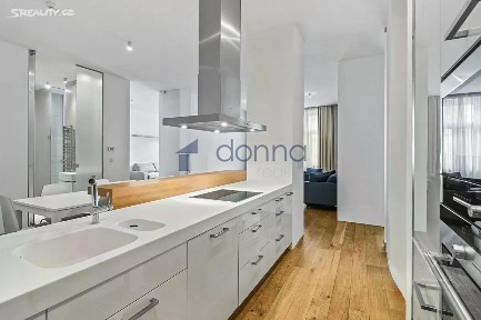 Pronájem bytu 3+kk 109 m² Laubova, Praha - Vinohrady