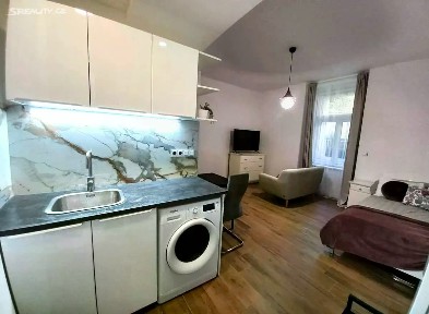 Pronájem bytu 1+kk 25 m² Praha - Praha 3