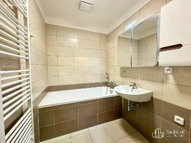 Pronájem bytu 3+kk 67 m² Lad. Koubka, Karlovy Vary - Rybáře