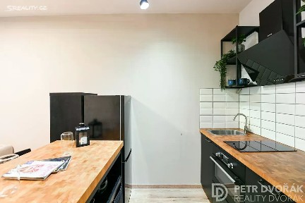 Prodej bytu 2+kk 40 m² Počernická, Praha - Strašnice