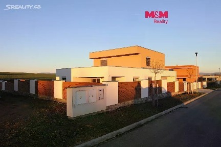 Prodej rodinného domu 233 m², pozemek 732 m²