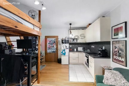 Pronájem bytu 1+kk 36 m² Jana Přibíka, Praha - Vysočany