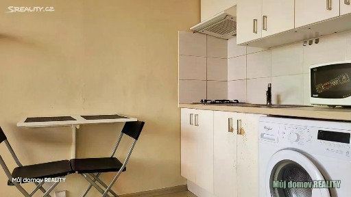 Pronájem bytu 1+kk 28 m² Vavřenova, Praha - Braník