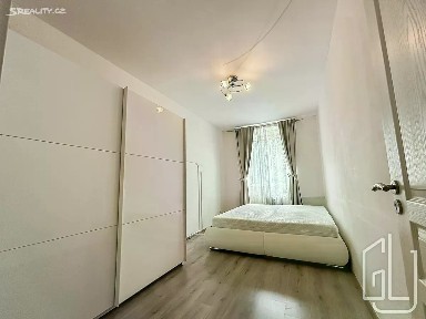 Pronájem bytu 3+kk 71 m² Praha - Vysočany