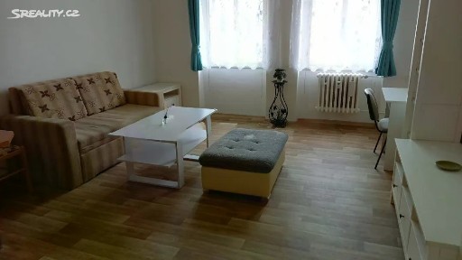 Pronájem bytu 1+kk 35 m² Vinohradská, Praha