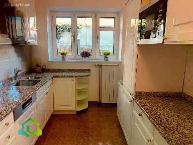 Pronájem bytu 3+1 100 m² Farní, Praha - Střešovice