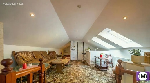 Prodej rodinného domu 170 m², pozemek 347 m² V Průhonu, Holubice